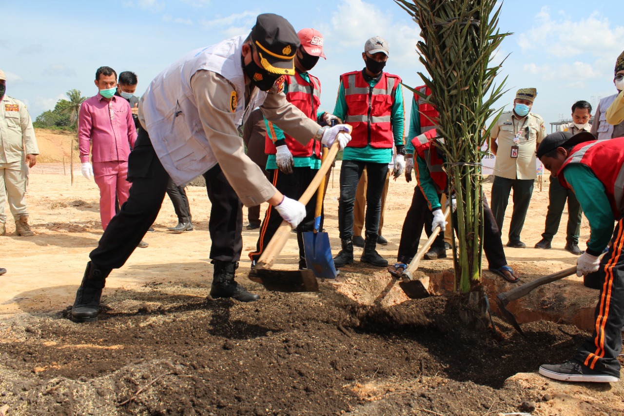 Hari Jadi Kota Pekanbaru ke-237, Forkopimda Tanam 400 Pohon Kurma