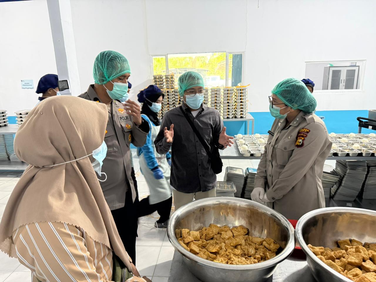 Pastikan Makanan Bergizi Aman untuk 1.927 Siswa, Polres Siak Tester Security Food di Dapur SPPG MBG