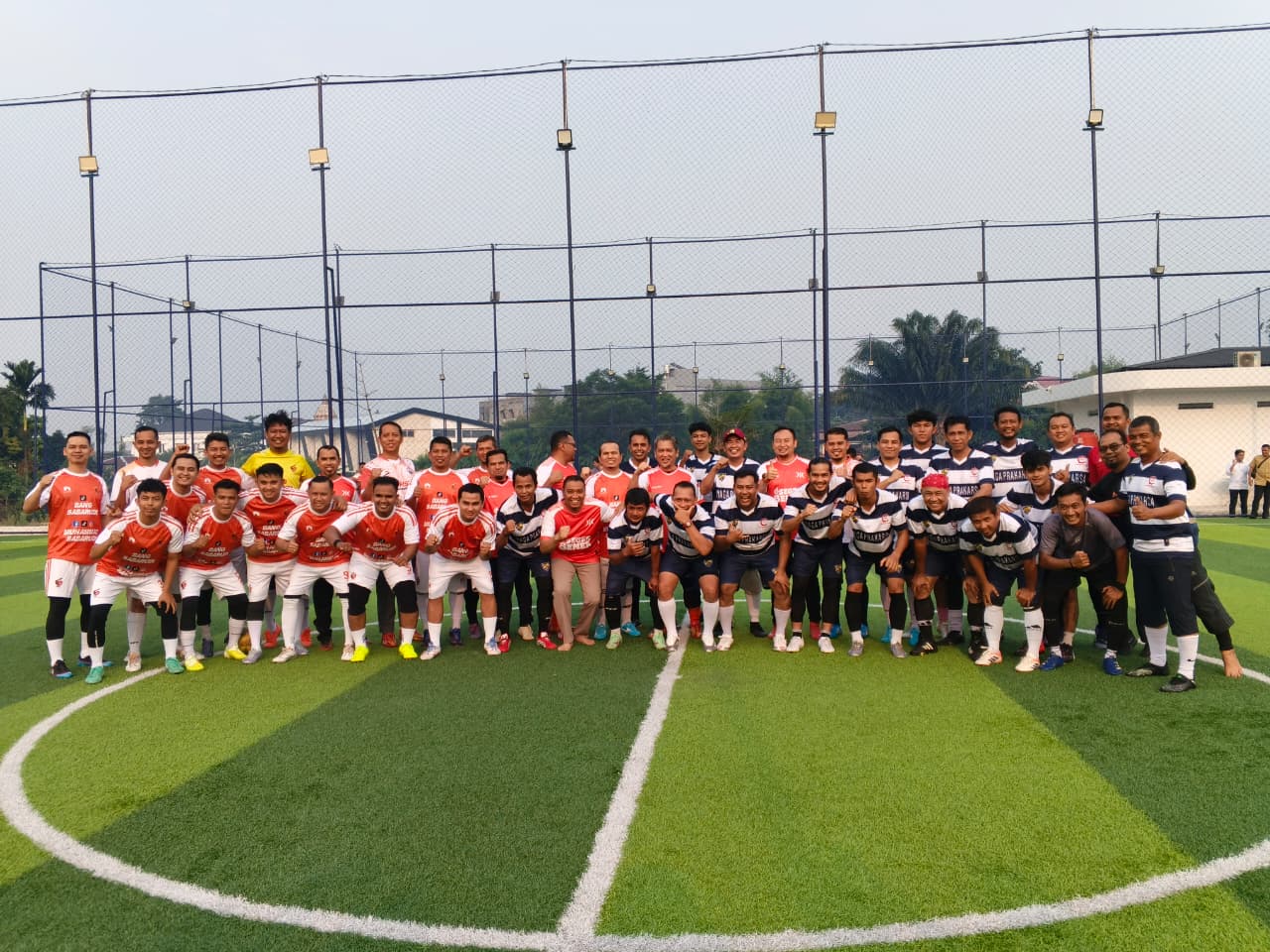 PWI Riau dan PKS Adu Skill di Mini Soccer