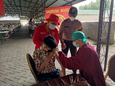 BIN Daerah Riau Vaksinasi Massal Door to Door di 12 Kabupaten/Kota