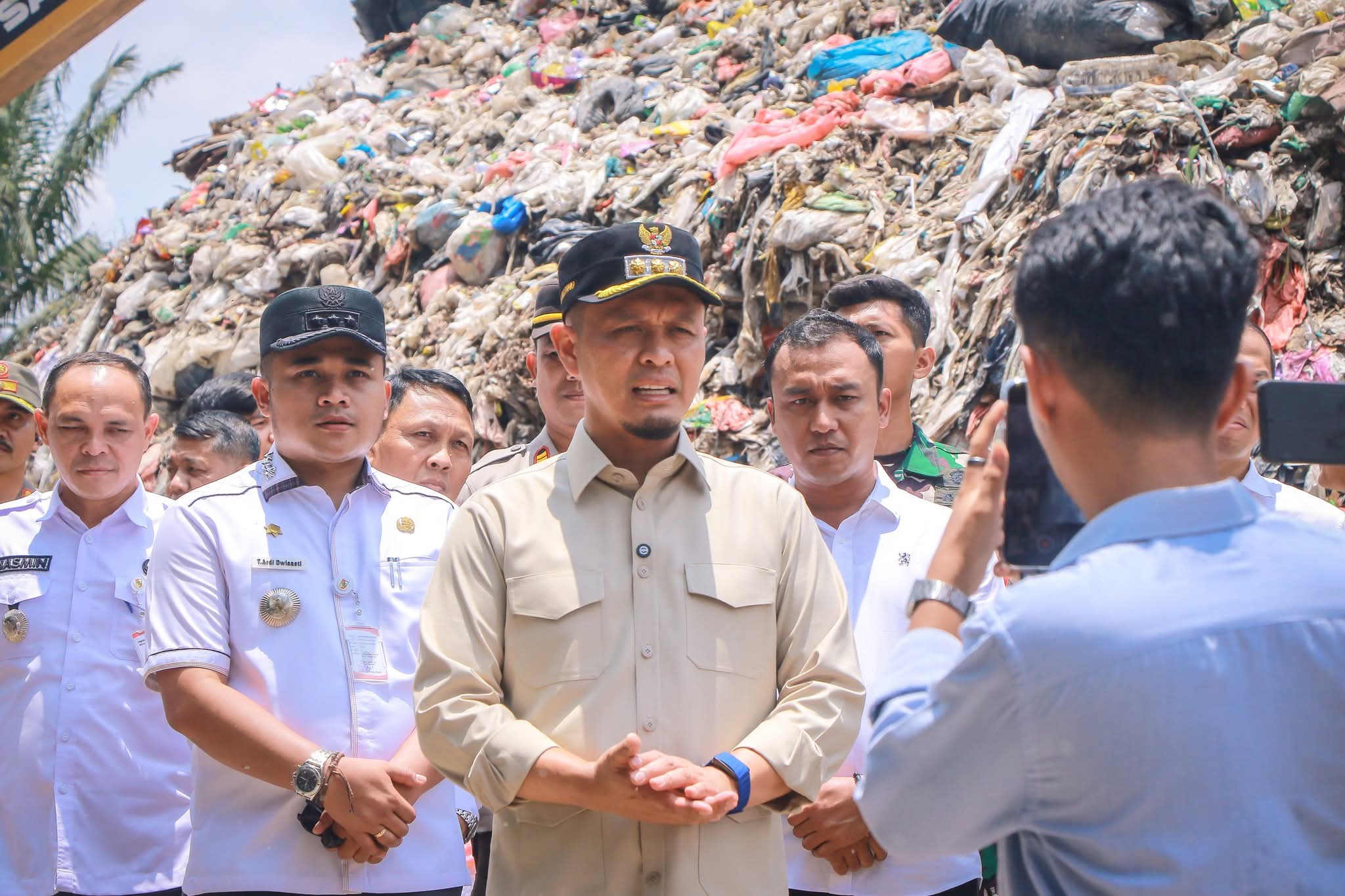 Boyong Camat Lurah ke TPA Muara Fajar, Agung Nugroho: Harus Ada Program Pengendalian Sampah
