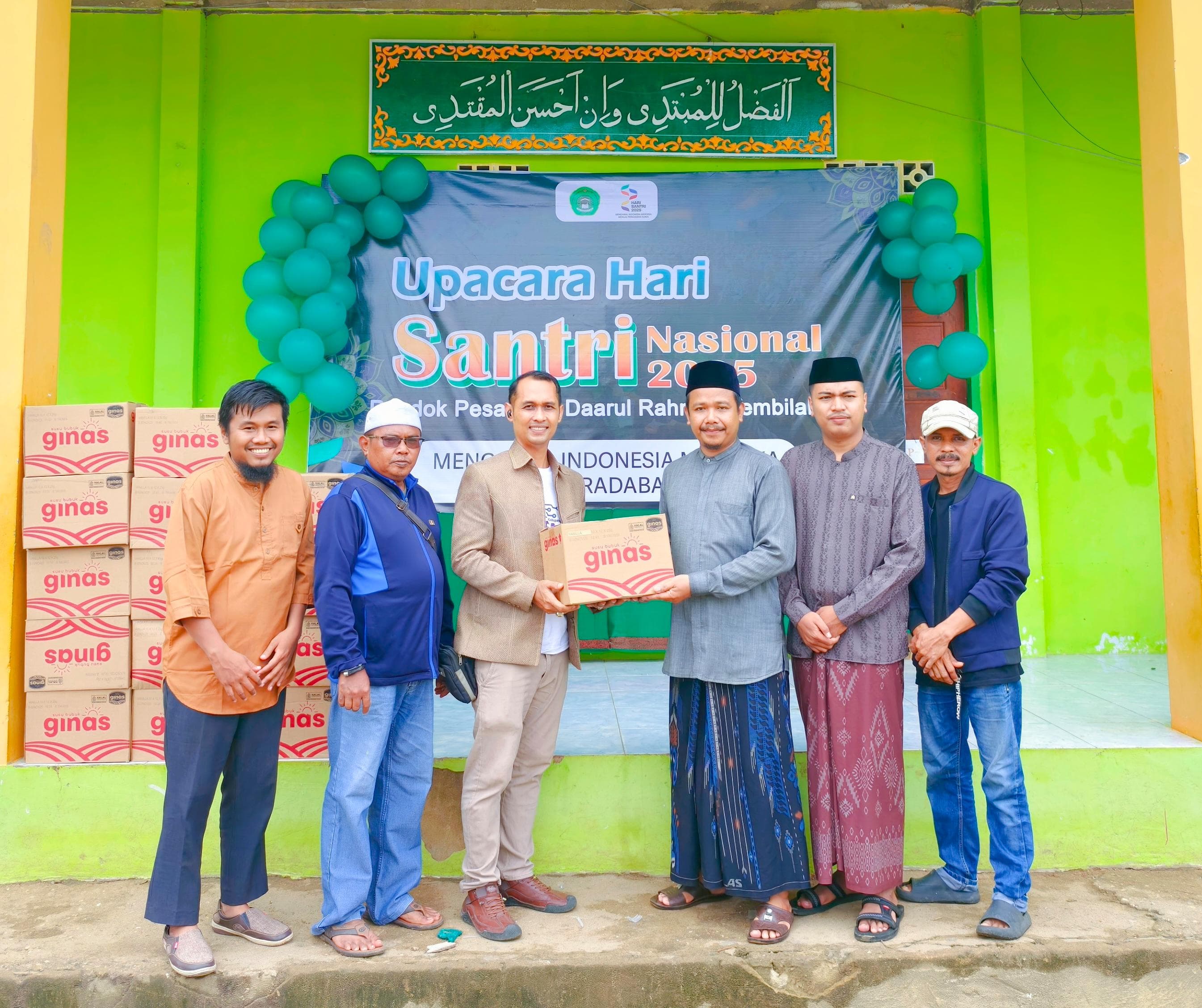 Go To School di Yayasan Nantara, SMSI Inhil Bersama IKM Bagikan Ginas Gratis ke Santri