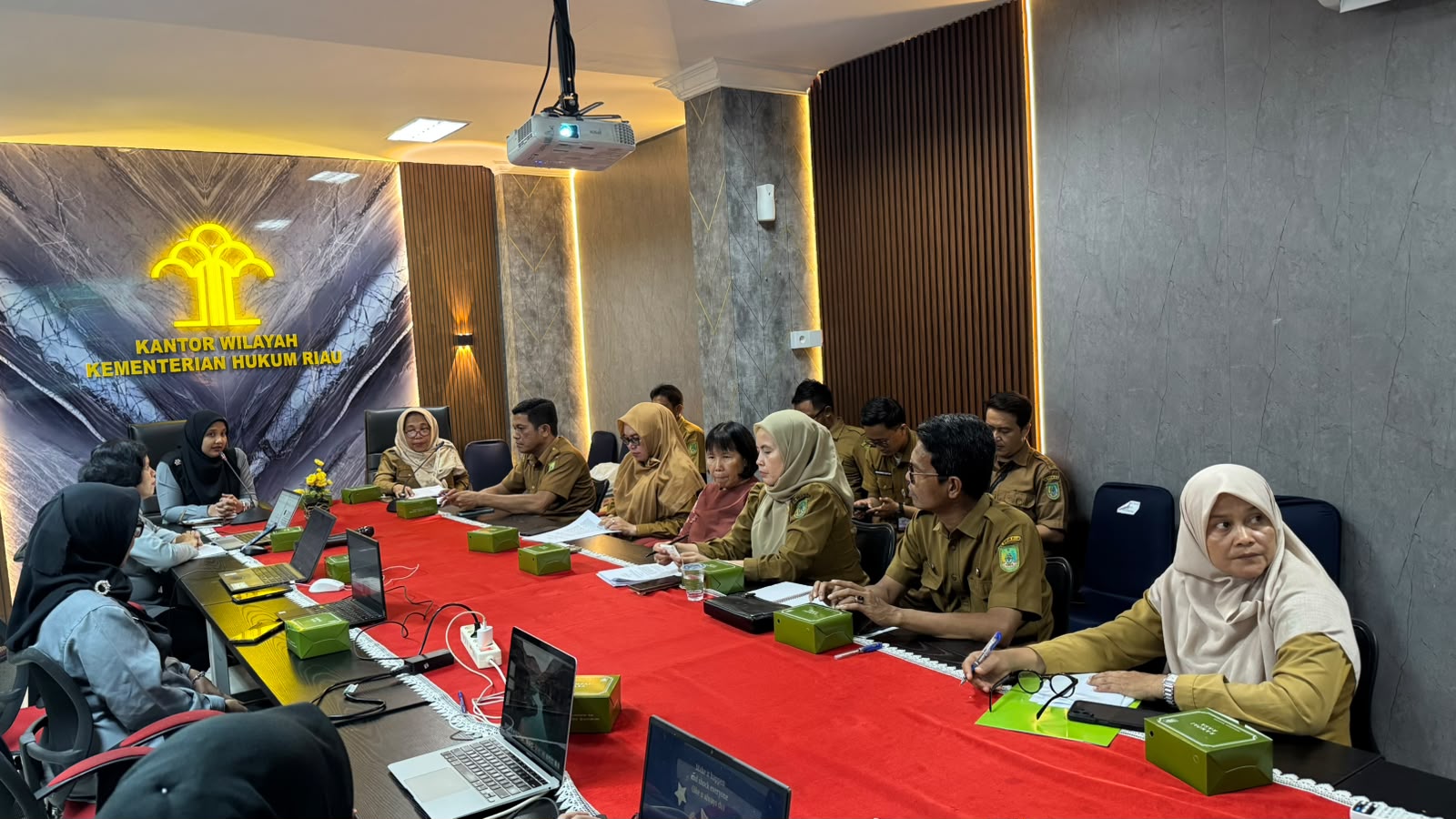 Kanwil Kemenkum Riau Harmonisasi Tiga Ranperbup Rohil tentang Tata Kelola RSUD