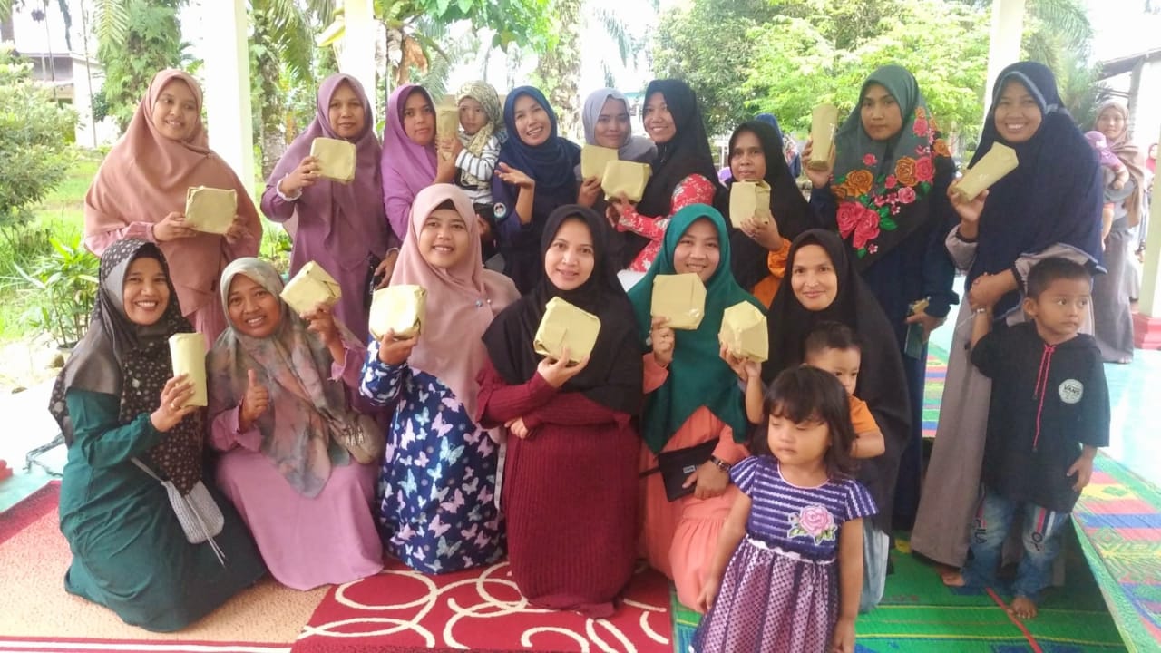 Kunni Masrohanti 'Menggibah' Literasi Mendidik Anak Sama Emak-Emak di Tarai Bangun