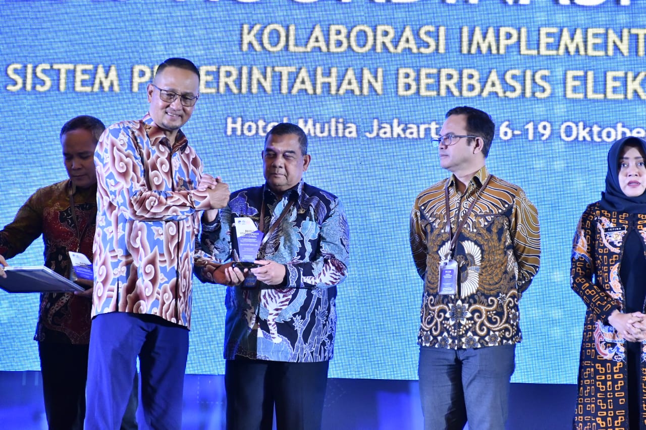 Pemprov Riau Dianugerahi Penghargaan Provinsi Terbaik Pemanfaatan Layanan PDN
