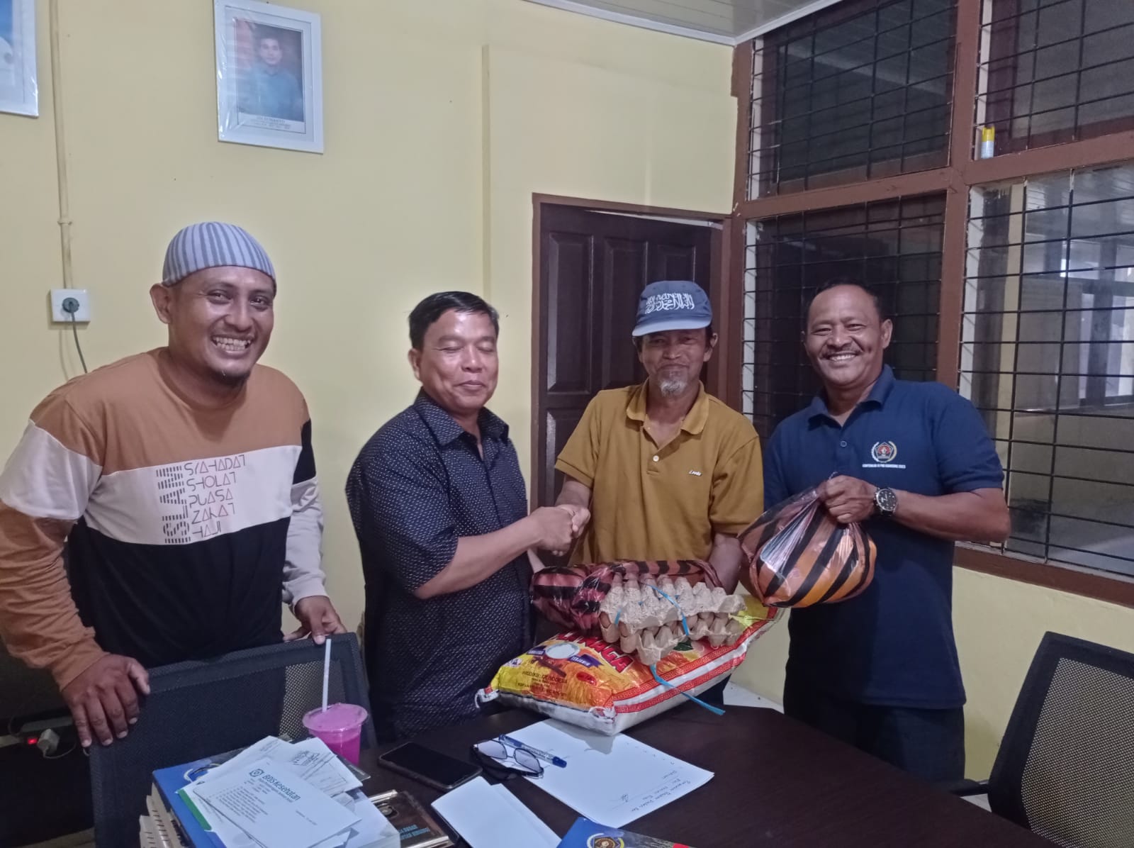 PWI Kuansing Salurkan Bantuan PWI Riau ke Wartawan Terdampak Banjir