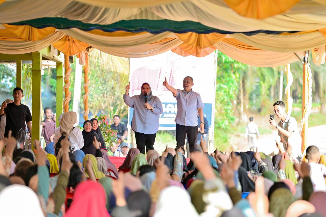 Pasangan Kasmarni-Bagus Santoso Kampanye Perdana di Desa Bukit Kerikil