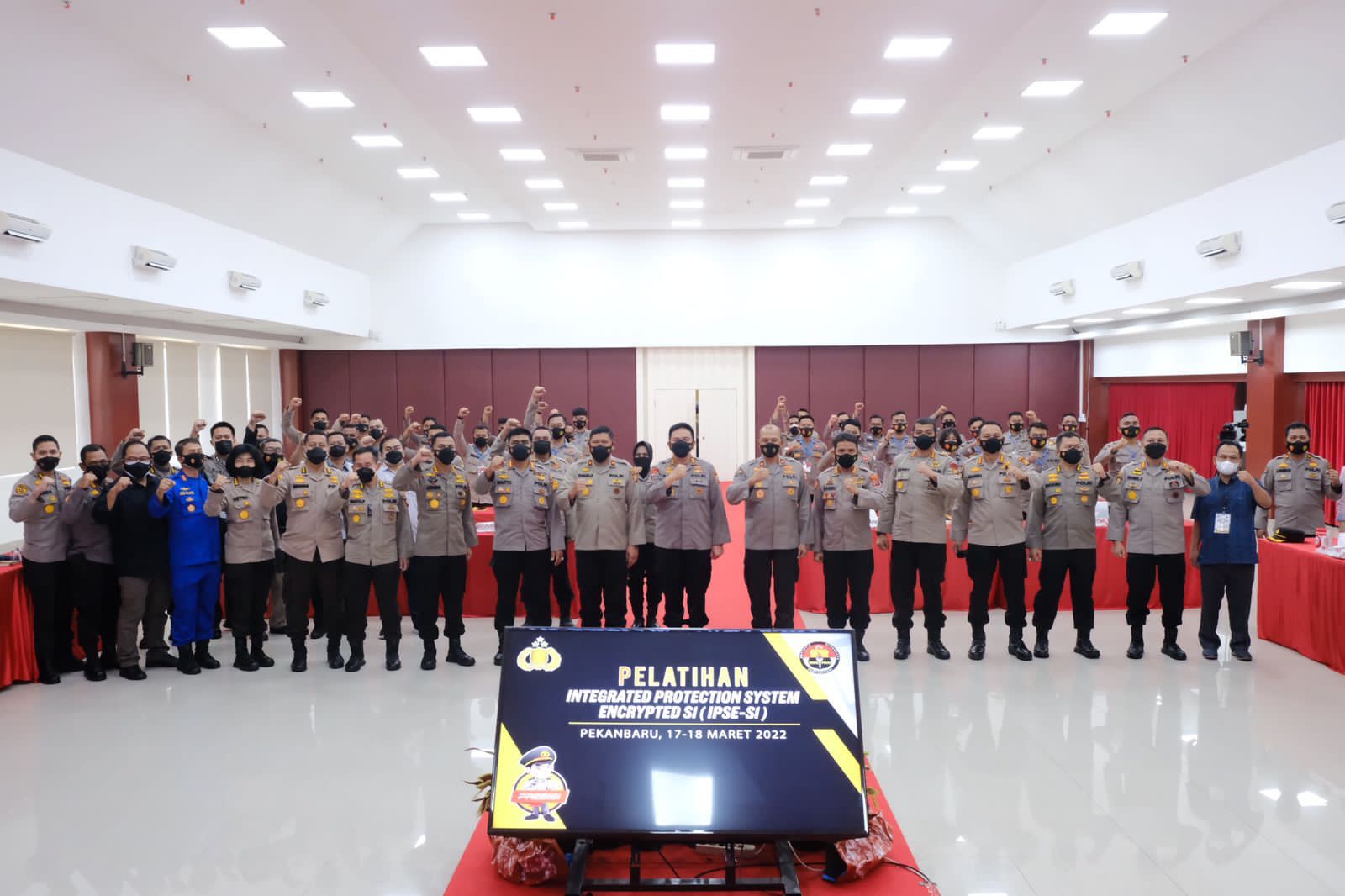 Buka Pelatihan Operator Kehumasan, Kapolda Riau: Jaga Integritas Polri