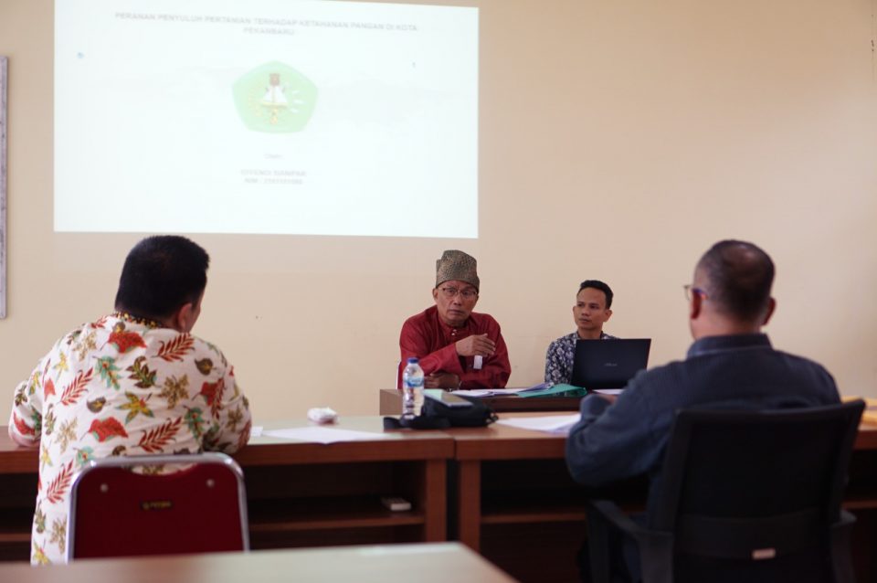 Anggota DPR Effendi Sianipar Sukses Jalani Seminar Proposal Tesis di Pascasarjana Unilak
