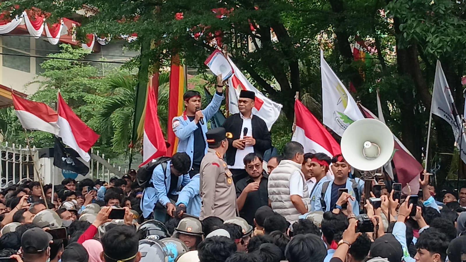Demo di DPRD Riau, Sejumlah Mahasiswa Tuntut Khariq Anhar Dibebaskan