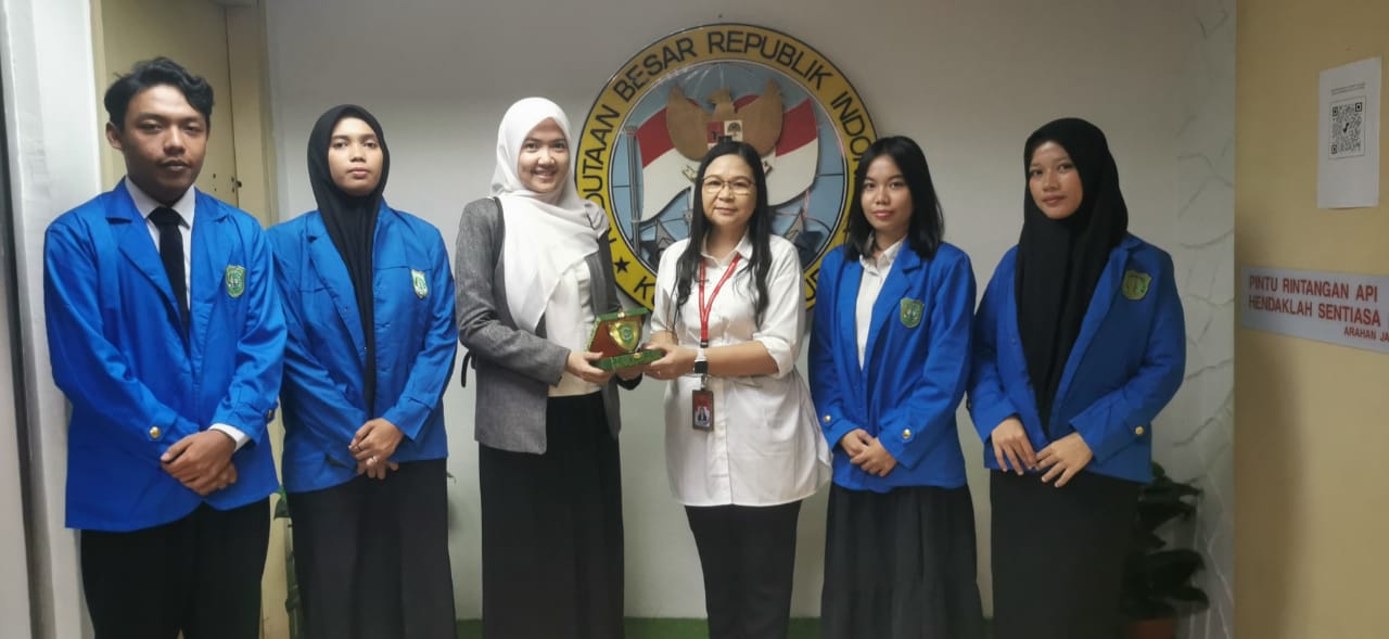 PKM Internal di SIKL Malaysia, Dosen HI Fisipol UIR Edukasi Bahaya Femisida bagi Pekerja Migran