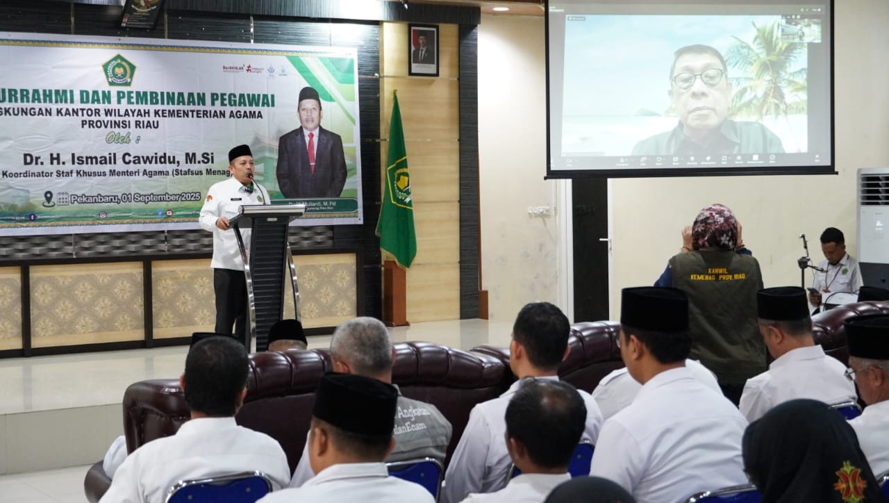 Stafsus Menag Ismail Cawidu Ajak ASN Kemenag Perkuat Kerukunan Umat Beragama Melalui Asta Protas