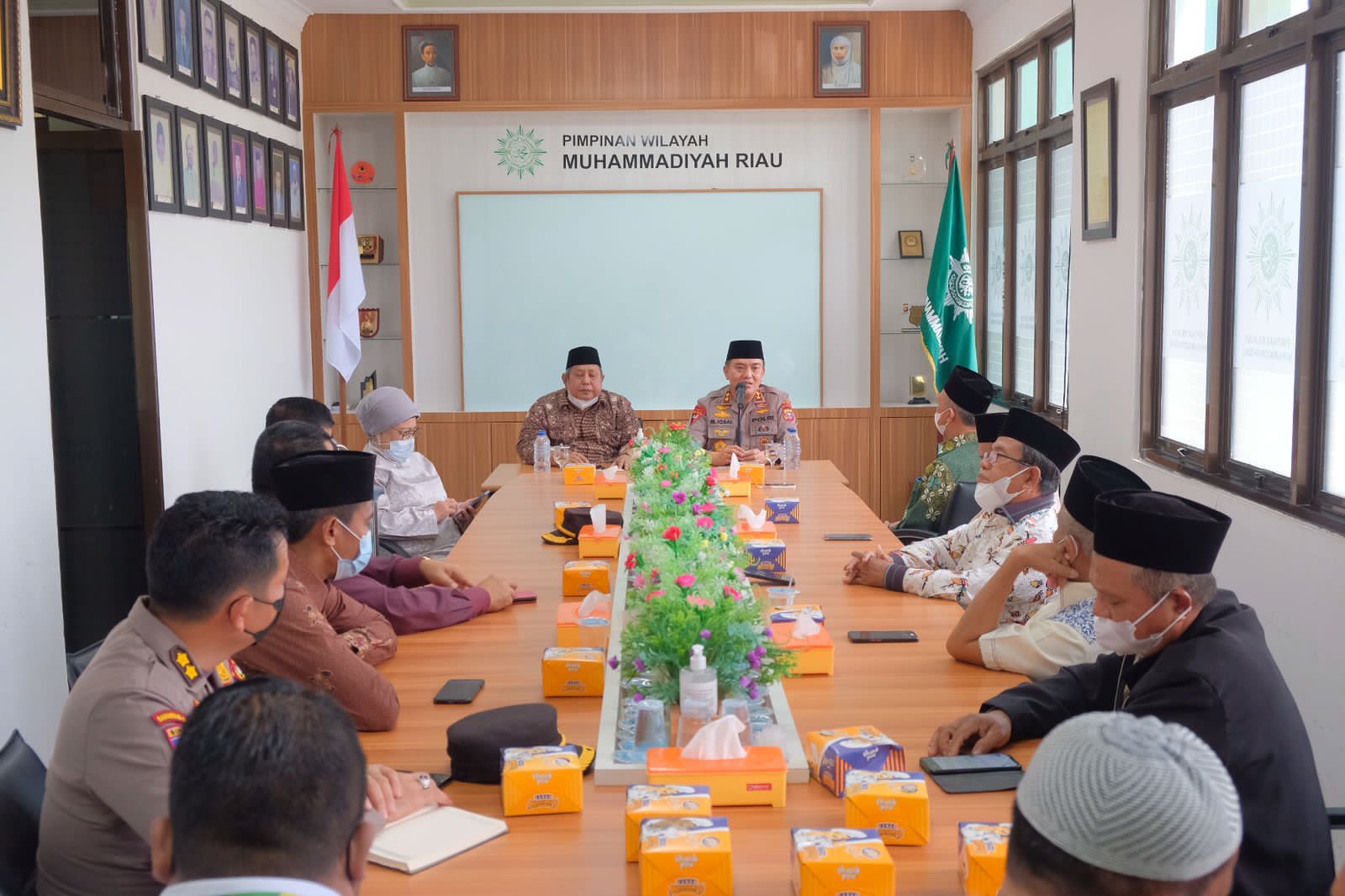 Kunjungi Muhammdiyah Riau, Irjen Pol Iqbal: Senjata Polisi Paling Ampuh  Silaturrahmi yang Baik