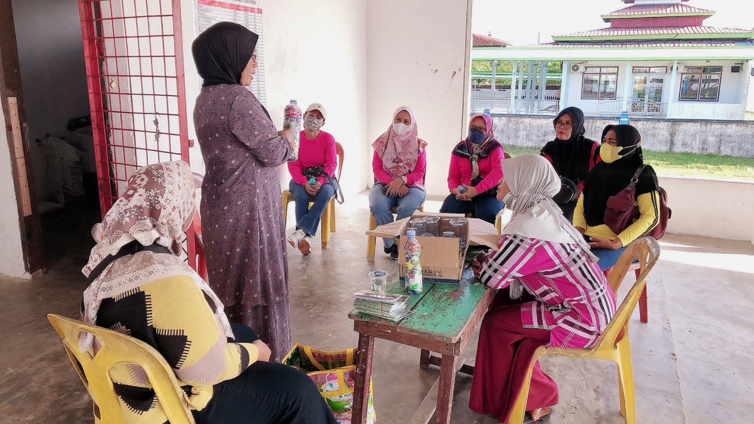 Hasilkan Produk Kriya, Bank Sampah Binaan Sinar Mas Agribusiness and Food Ciptakan Peluang Ekonomi