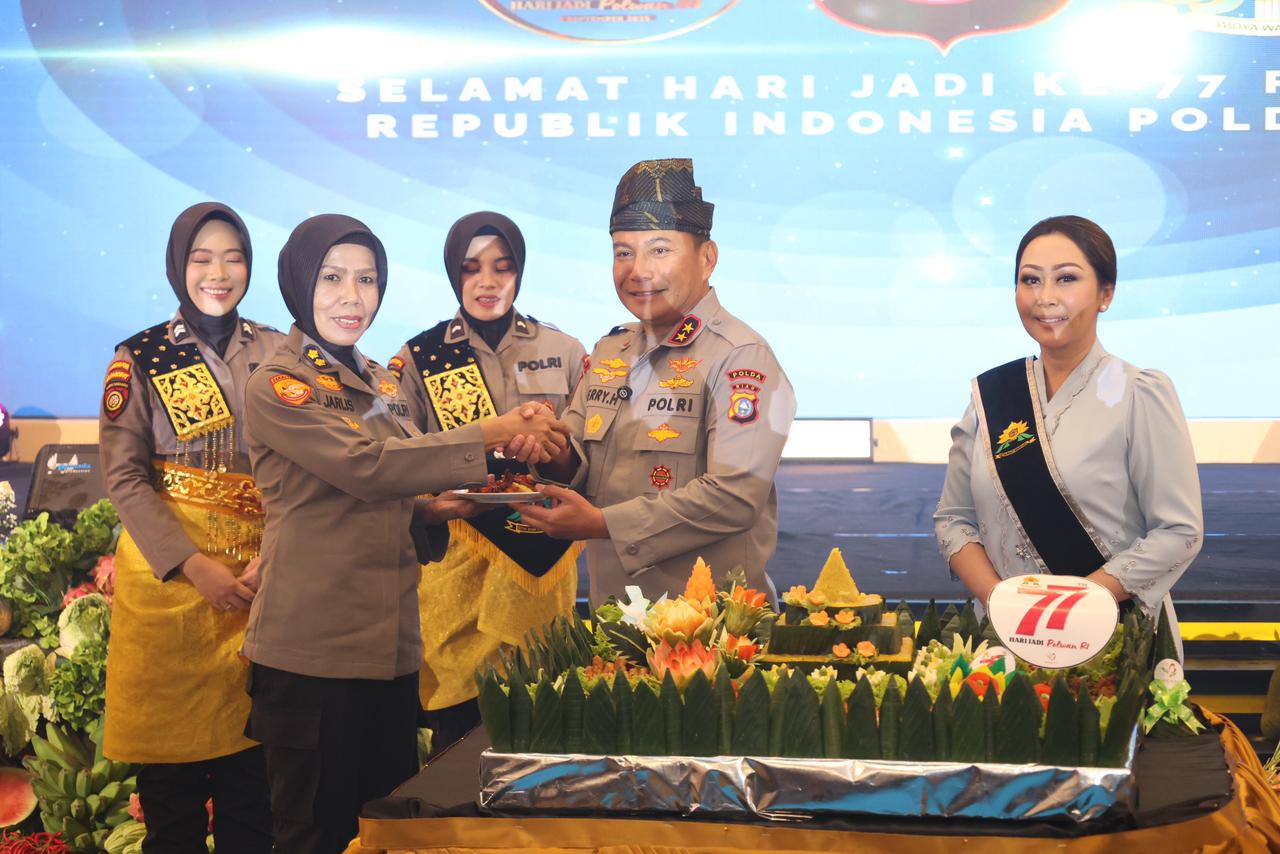 Syukuran Hari Jadi Polwan ke-77, Kapolda Riau Minta Menjauh dari Gaya Hidup Hedonisme