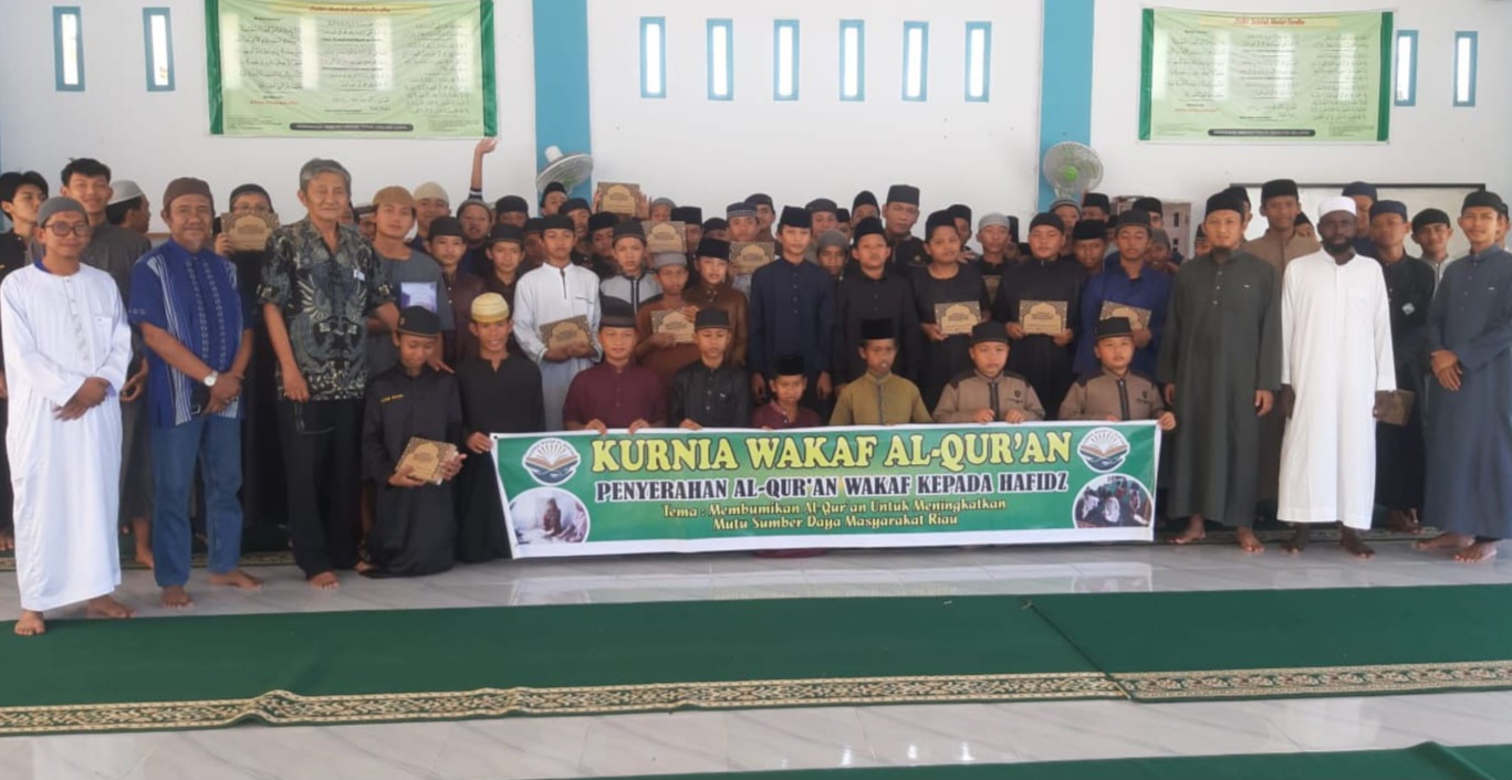 KWQ Salurkan 107 Mushaf Al-Qur’an ke Santri Ponpes Imam Malik