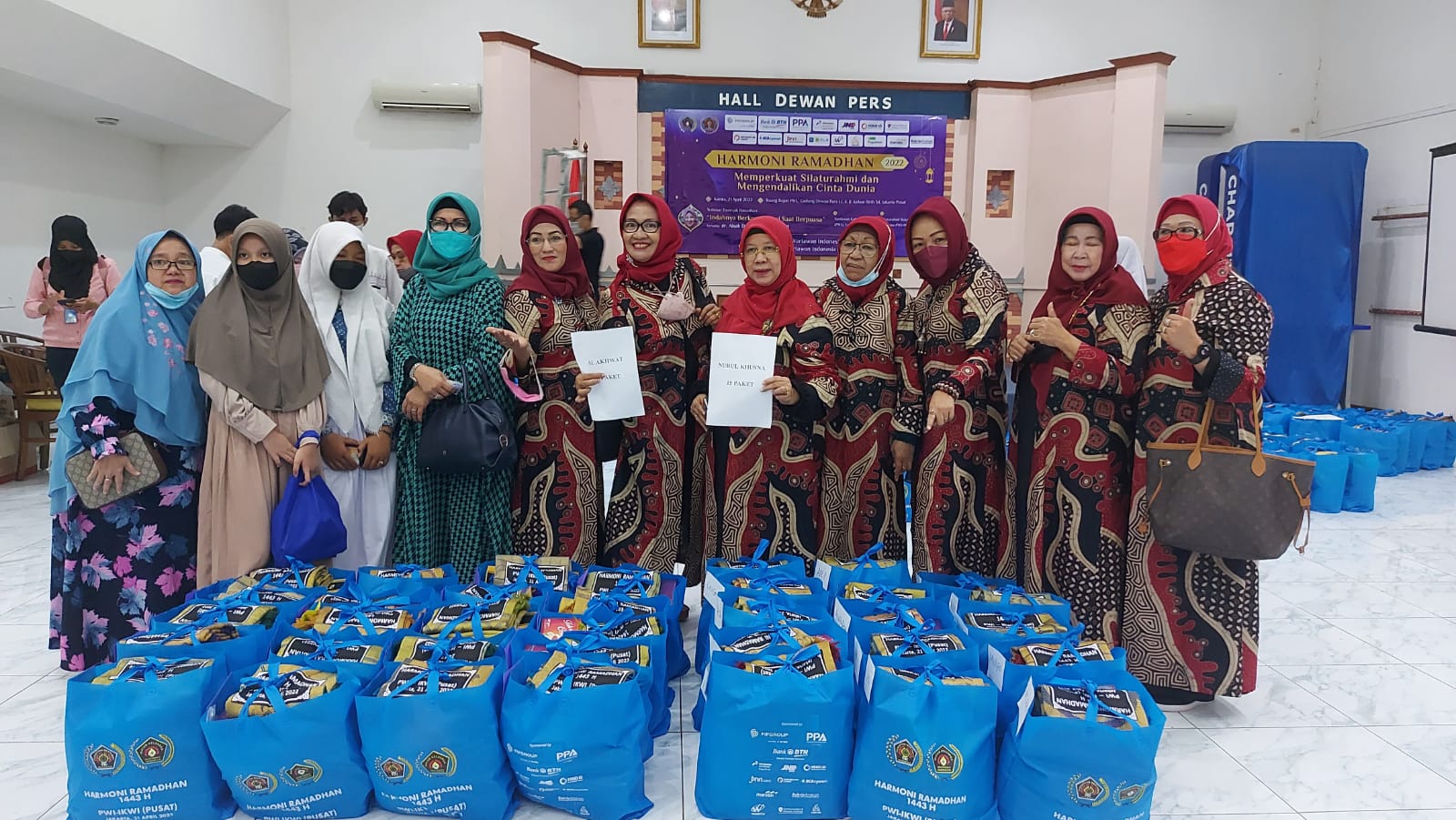 Harmoni Ramadhan, PWI dan IKWI Beri Santunan ke Anak Yatim dan Dhuafa