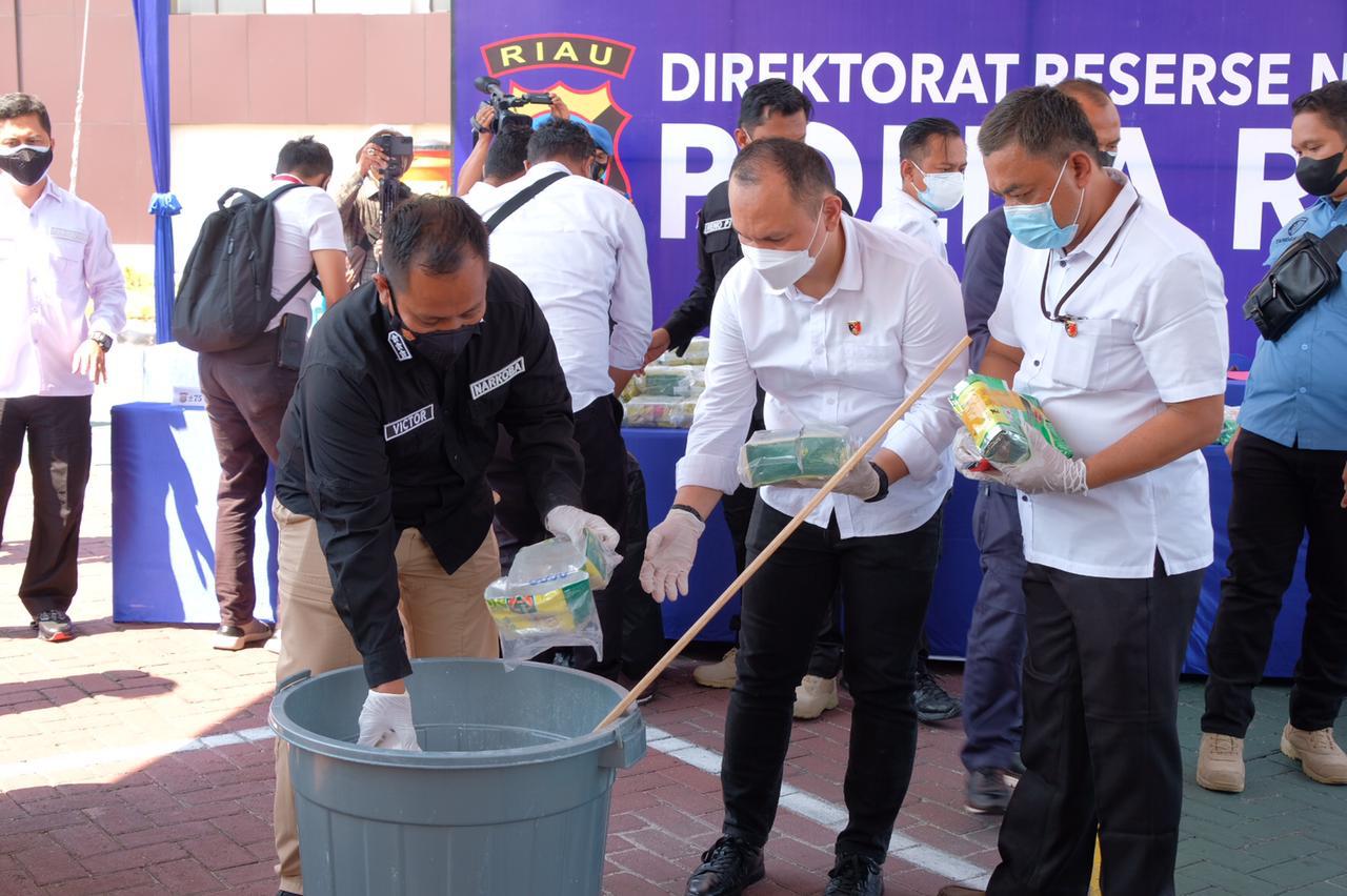 Direktorat Narkoba Polda Riau Musnahkan 145,58 Kg Sabu dan 3.975 Butir Ekstasi