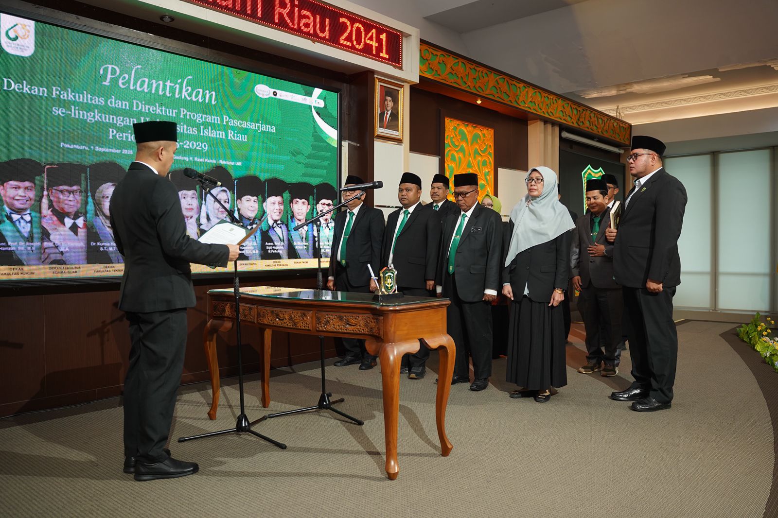 Sinergi Menuju Visi 2041, UIR Lantik 9 Dekan dan 2 Direktur Pascasarjana Periode 2025-2029