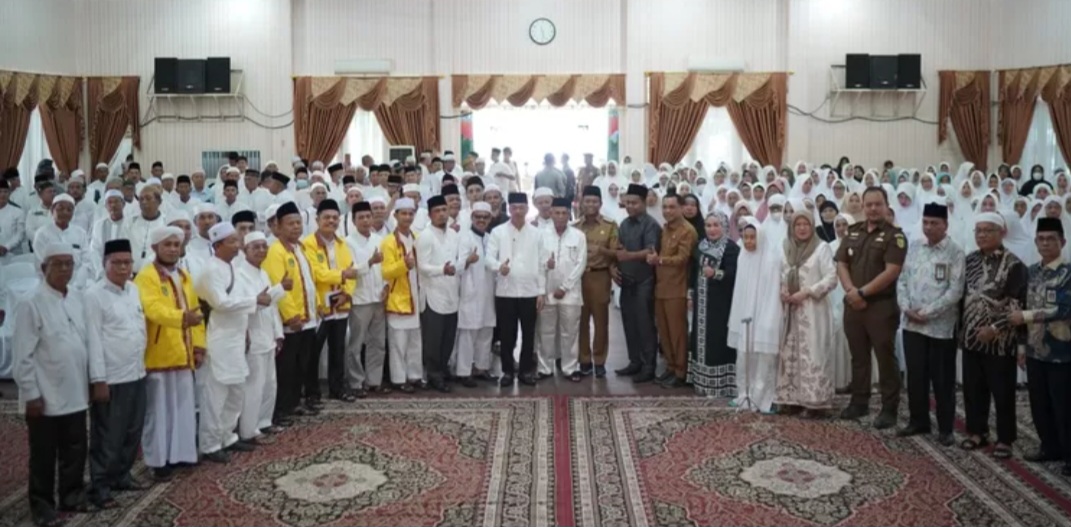 Buka Bimbingan Manasik Haji, Bupati Rohil: Ambil Ilmu yang Diberikan Narasumber