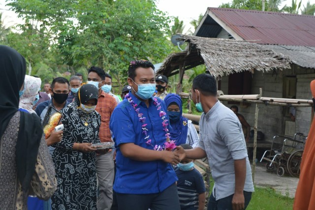 Pjs Bupati Siak Serahkan Zakat Konsumtif Tahap III ke Masyarakat Sungai Mandau