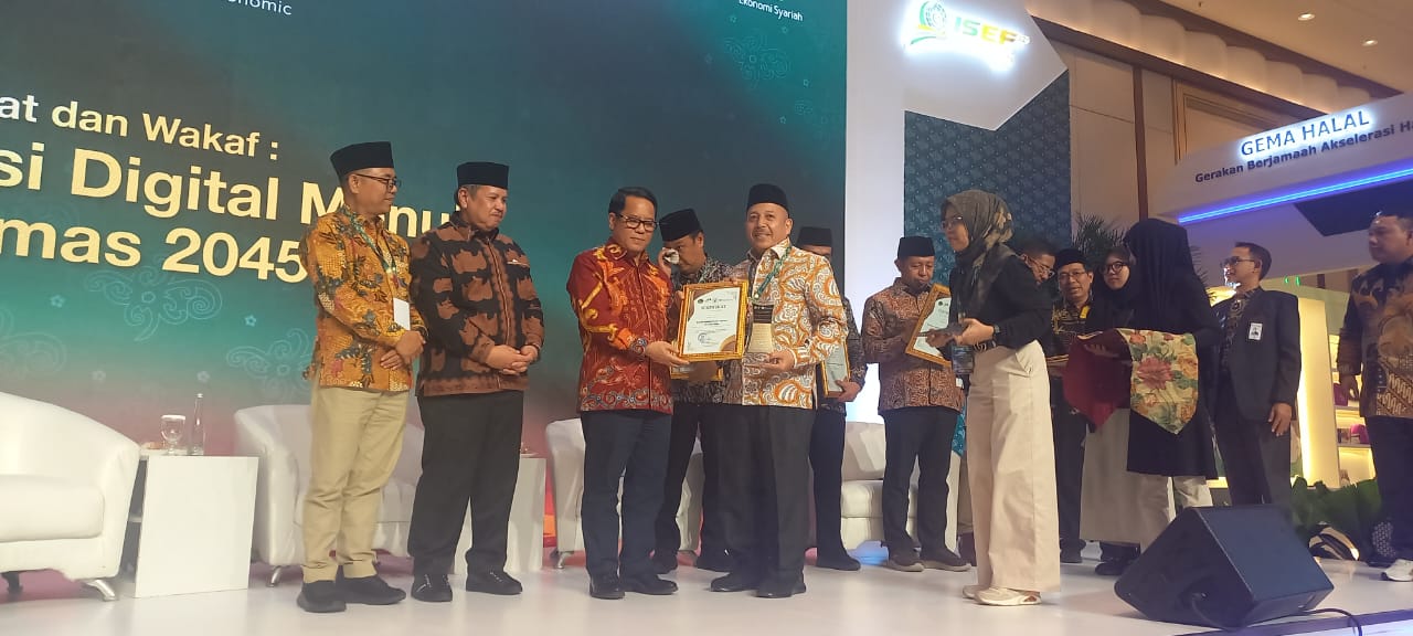Kanwil Kemenag Riau Raih Penghargaan Pengumpul Wakaf Uang Terbanyak se Indonesia