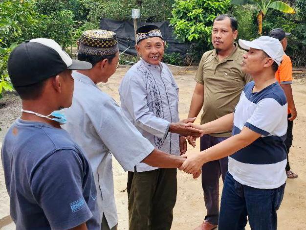 Kunjungi Dusun Bukit Lengkung, Bagus Santoso: Pemkab dan PLN Berkomitmen Berikan Pelayanan ke Semua Warga