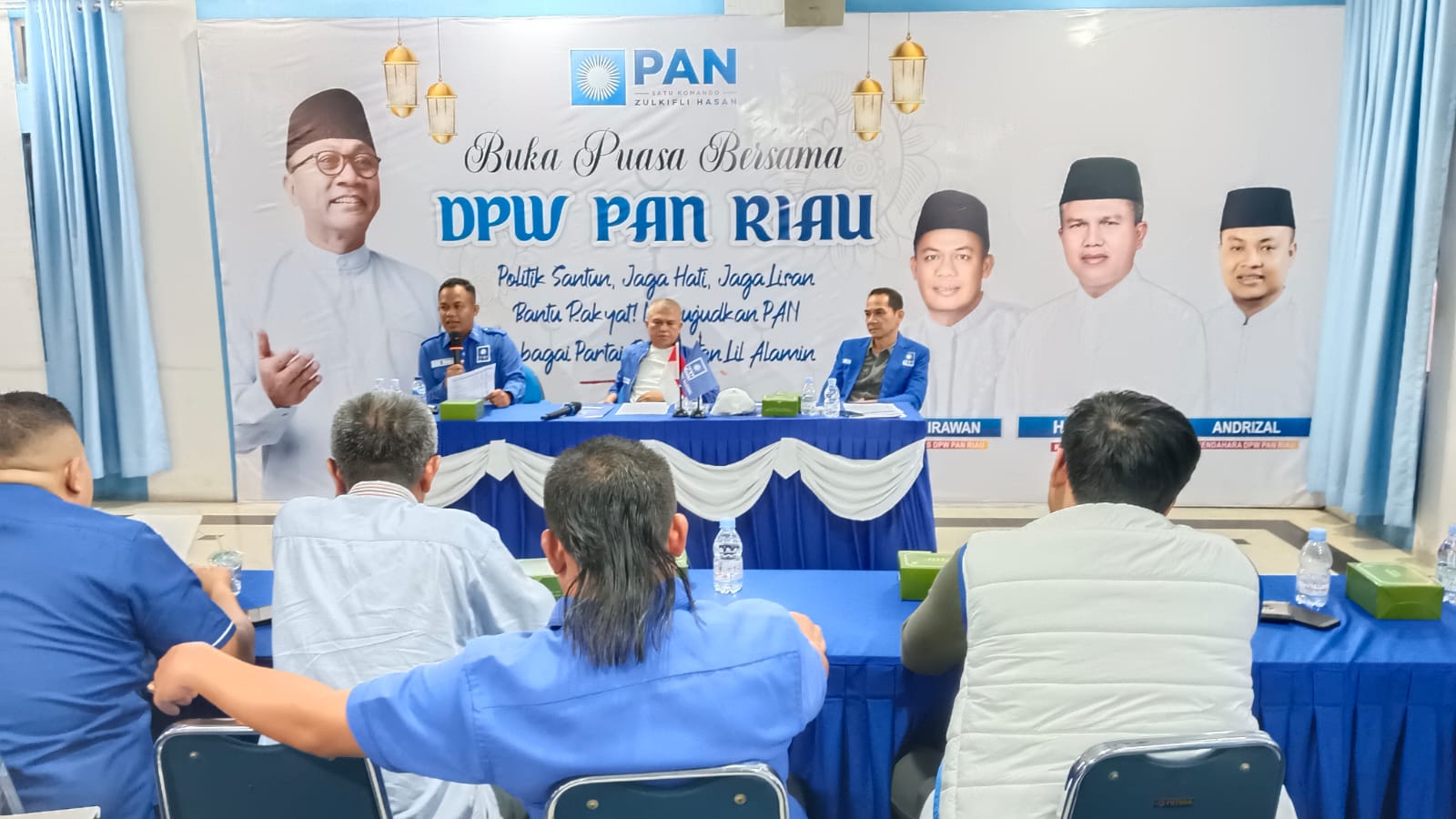 Rabu Malam,  Zulhas Lantik DPW PAN Riau dan 12 DPD PAN di Gelanggang Remaja