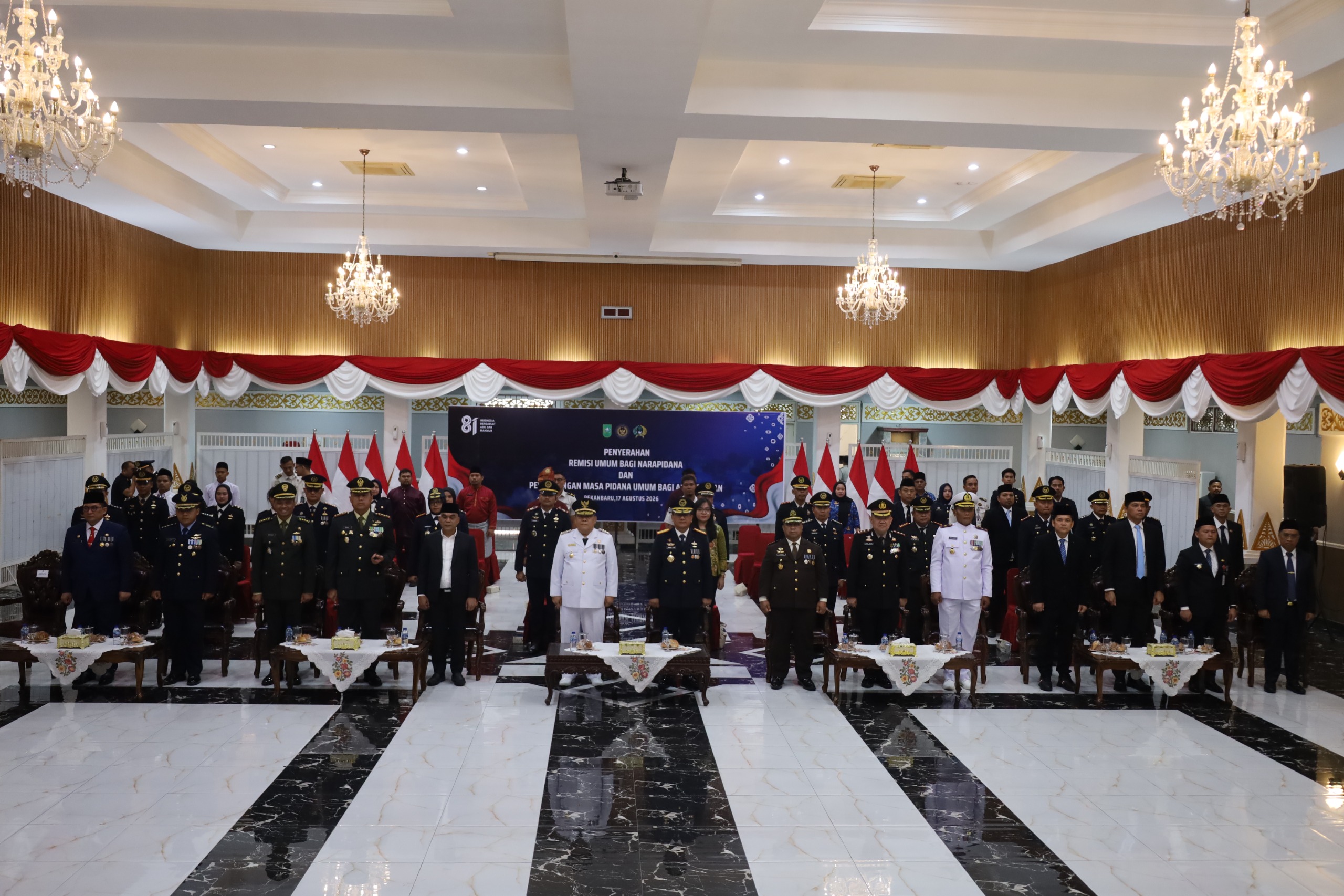 Kakanwil Kemenkum Riau Hadiri Penyerahan Remisi Umum