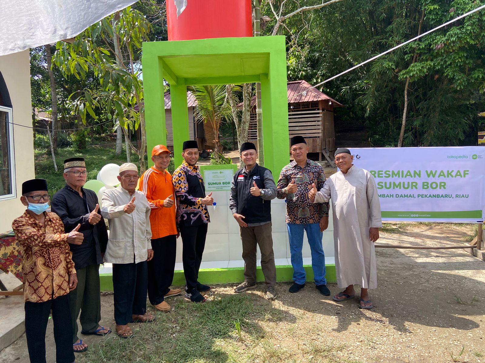 IZI Riau Bersama Tokopedia Serahkan Wakaf Sumur Bor ke Pesantren Ashabul Qur’an