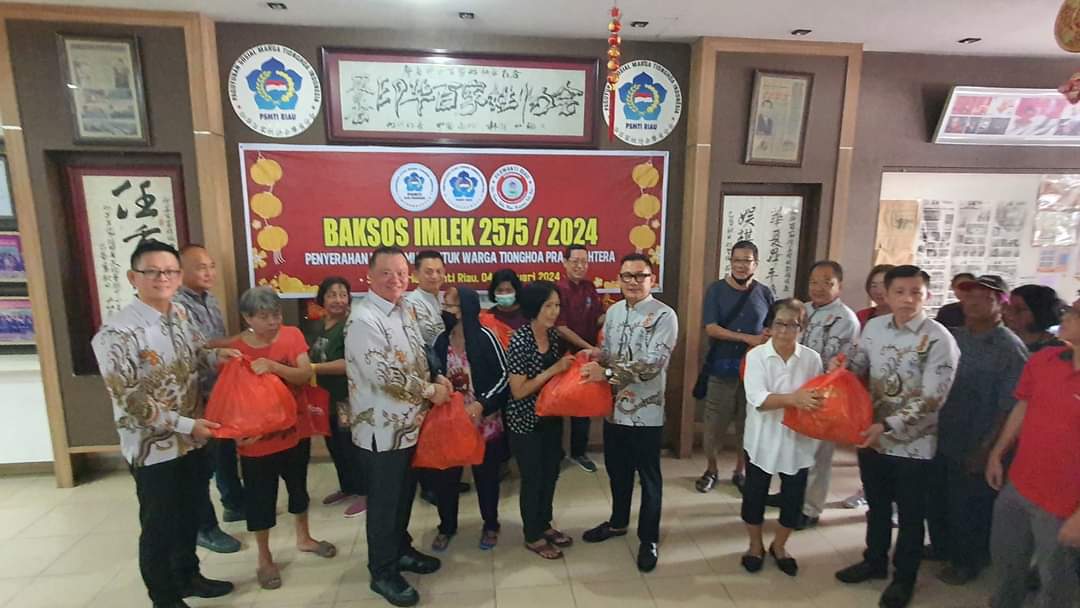 Baksos Imlek 2575/2024, PSMTI Riau Salurkan 500 Paket Imlek ke Warga Tionghoa Pra Sejahtera
