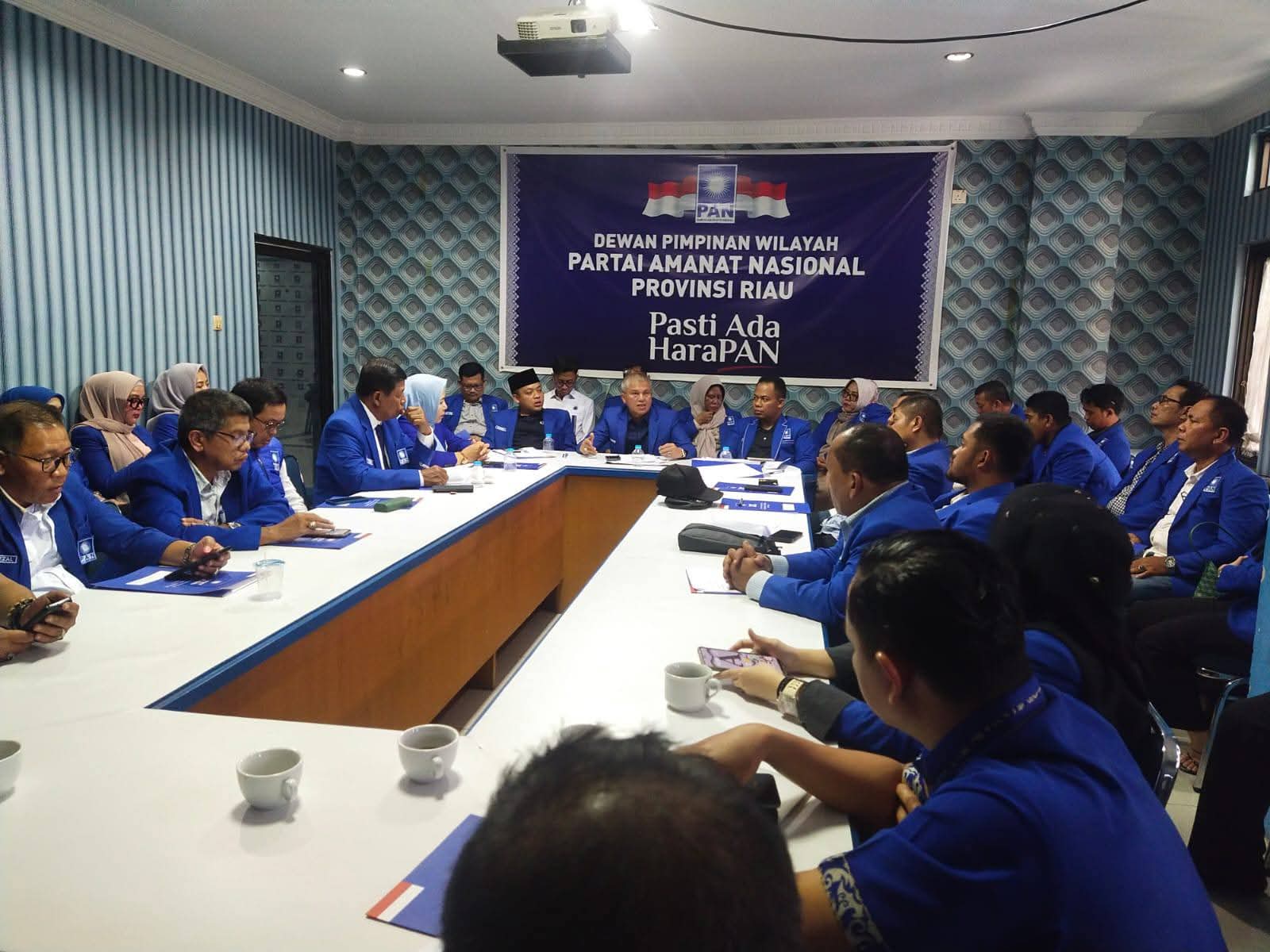 Rapat Perdana DPW PAN Riau, Sahidin: Susunlah Program yang Menyentuh Rakyat