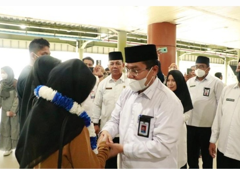 Borong 8 Medali di Ajang ISTEC, Kakanwil Kemenag Riau Apresiasi Prestasi Siswa MAN 1 Pekanbaru