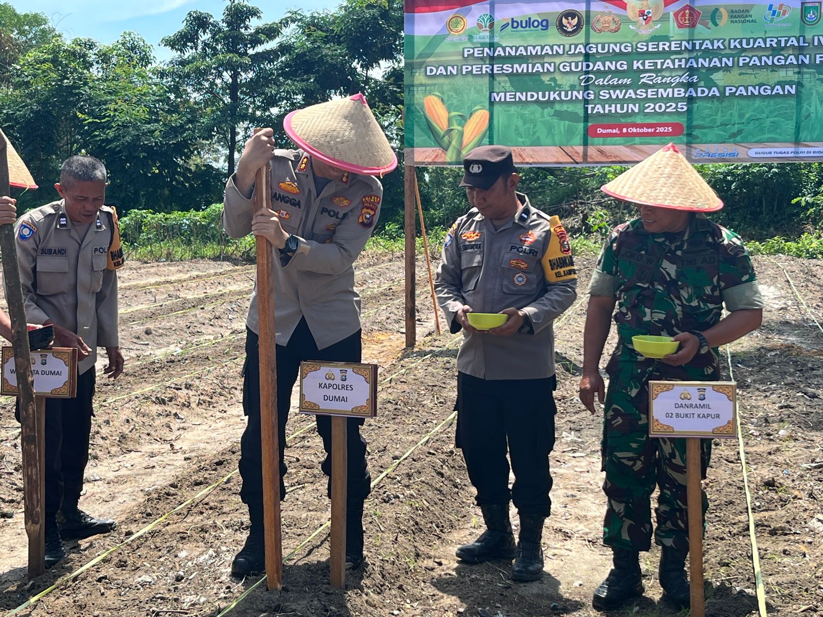 Perkuat Ketahanan Pangan Riau, Kapolres Dumai Tanam Ribuan Bibit Jagung