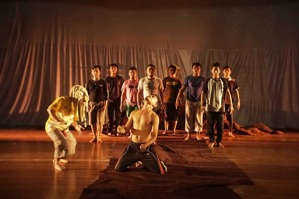 Malam Ini, Karya Tari 