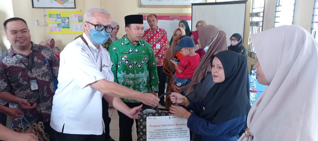 Cegah Stunting di Riau, PHR Salurkan PMT untuk Anak dan Ibu Hamil di Siak