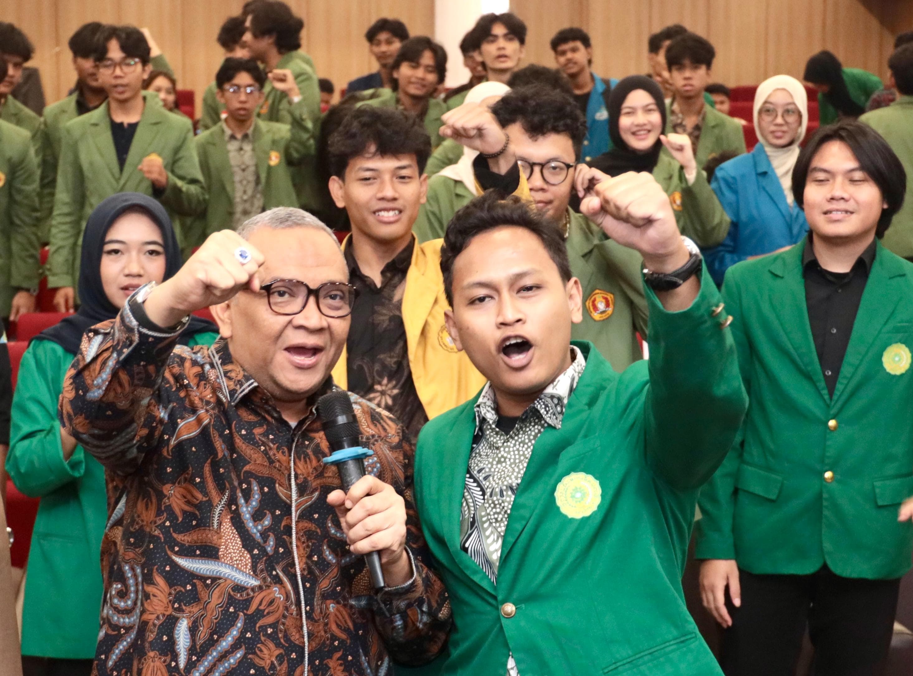 Wamenaker Ajak Mahasiswa Kawal Kedaulatan Ekonomi dan Program Ketenagakerjaan