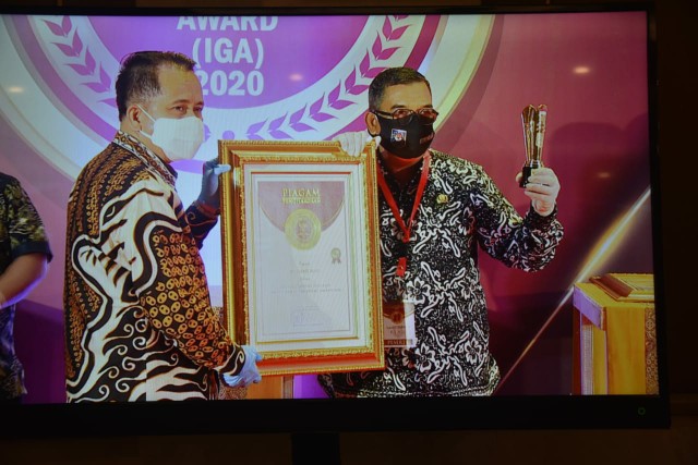Pemprov Riau Terima IGA 2020, Wagubri:  Kita Bersyukur Dapat Menerima Penghargaan Ini