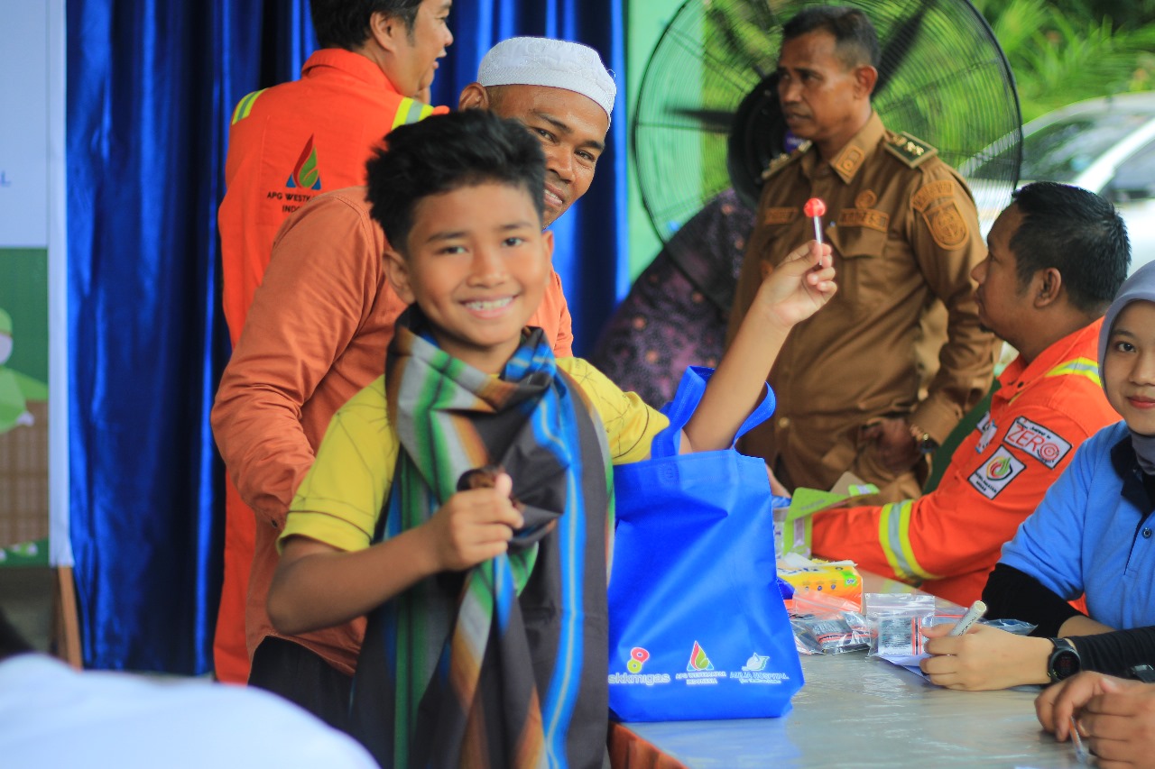 Liburan Sekolah, APGWI Taja Khitanan Massal di Pendalian IV Koto