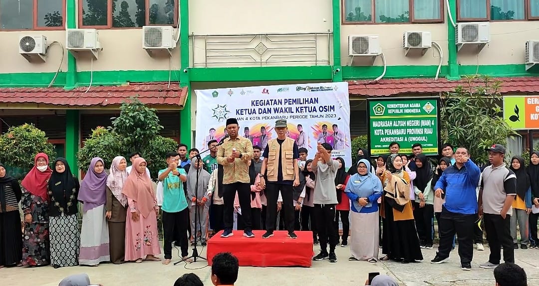 Moderasi Beragama Jadi Topik Debat Kandidat Paslon Ketua dan Waka OSIM MAN 4 Pekanbaru