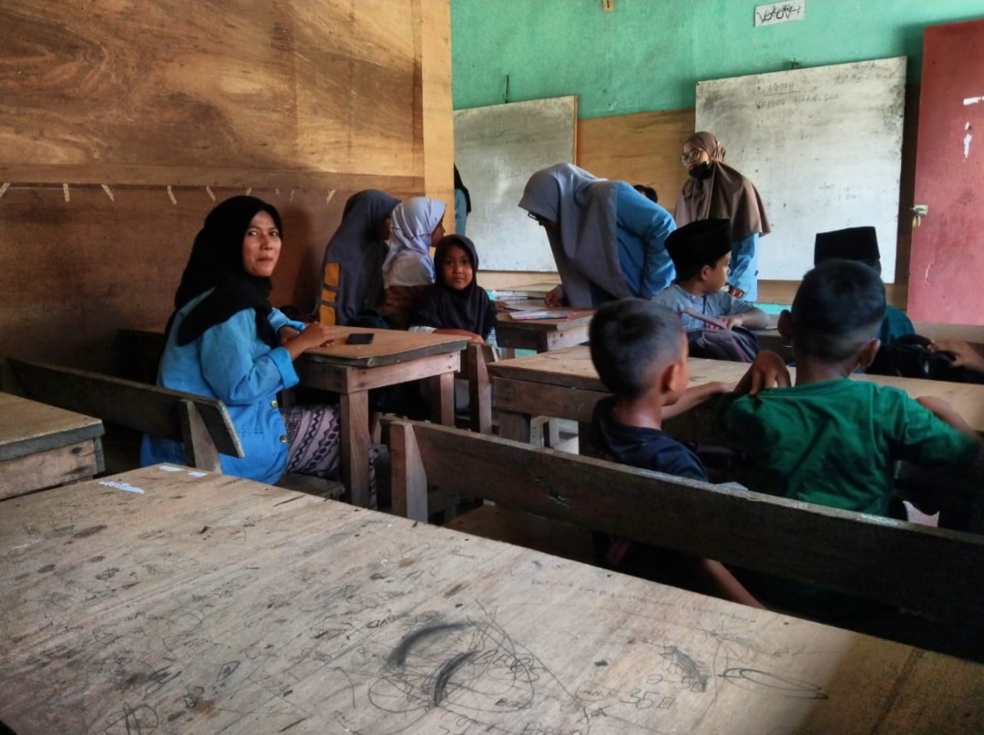 Mahasiswa Kukerta Balek Kampung UR Berikan Bimbel di MDTA Al-Hikmah
