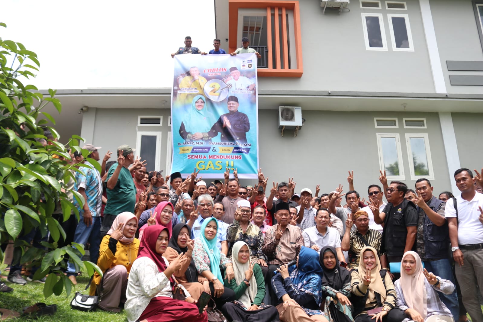 Bagikan SK Simpul Relawan, Afni: Saya Yakin dengan Kekuatan Relawan