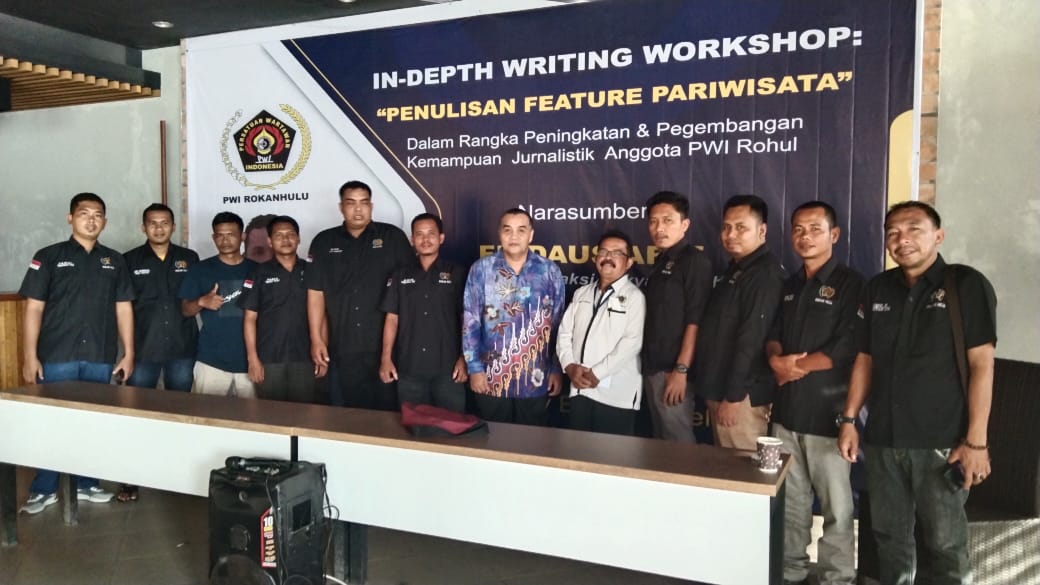 PWI Rohul Asah Kemampuan Wartawan Menulis Feature