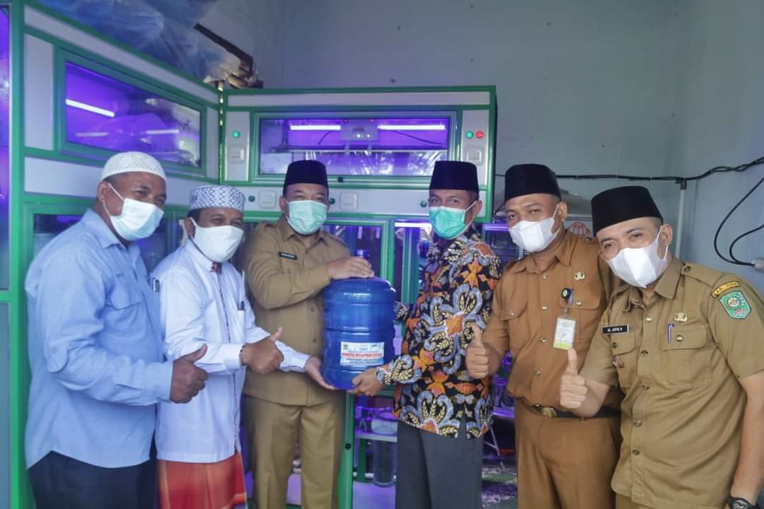 Wabup Siak Husni resmikan Depot Air Minum Pesantren Modern Fataha