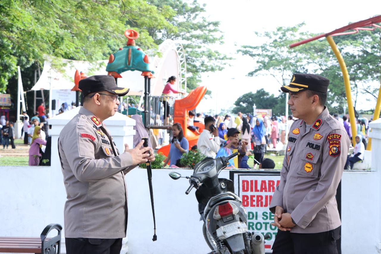 Kapolres Siak Cek Personel Pengamanan Senam Bersama di Lapangan Motuyoko