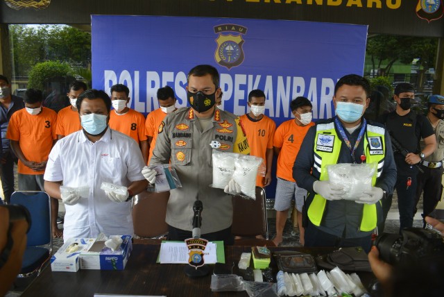 Satres Narkoba Polresta Gulung 8 Tersangka Sindikat Narkoba Jaringan Malaysia