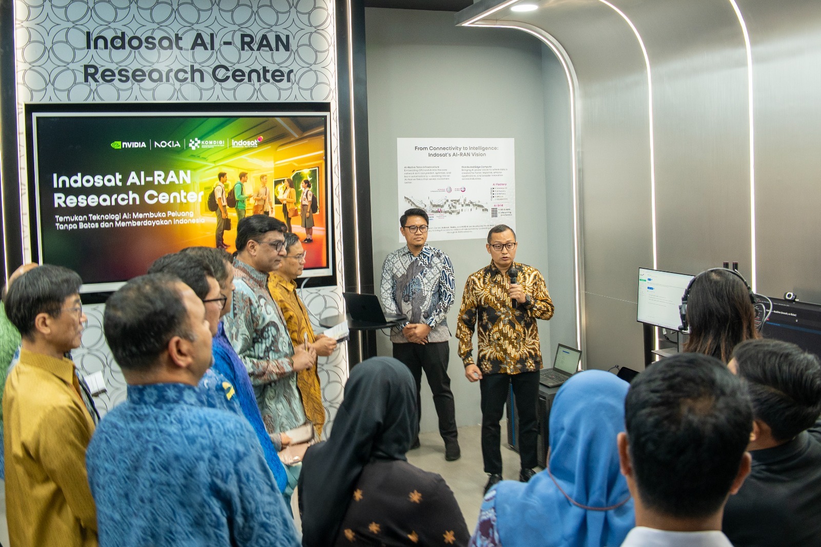 Indosat Bersama Nokia dan NVIDIA Meresmikan AI-RAN Research Center di Surabaya