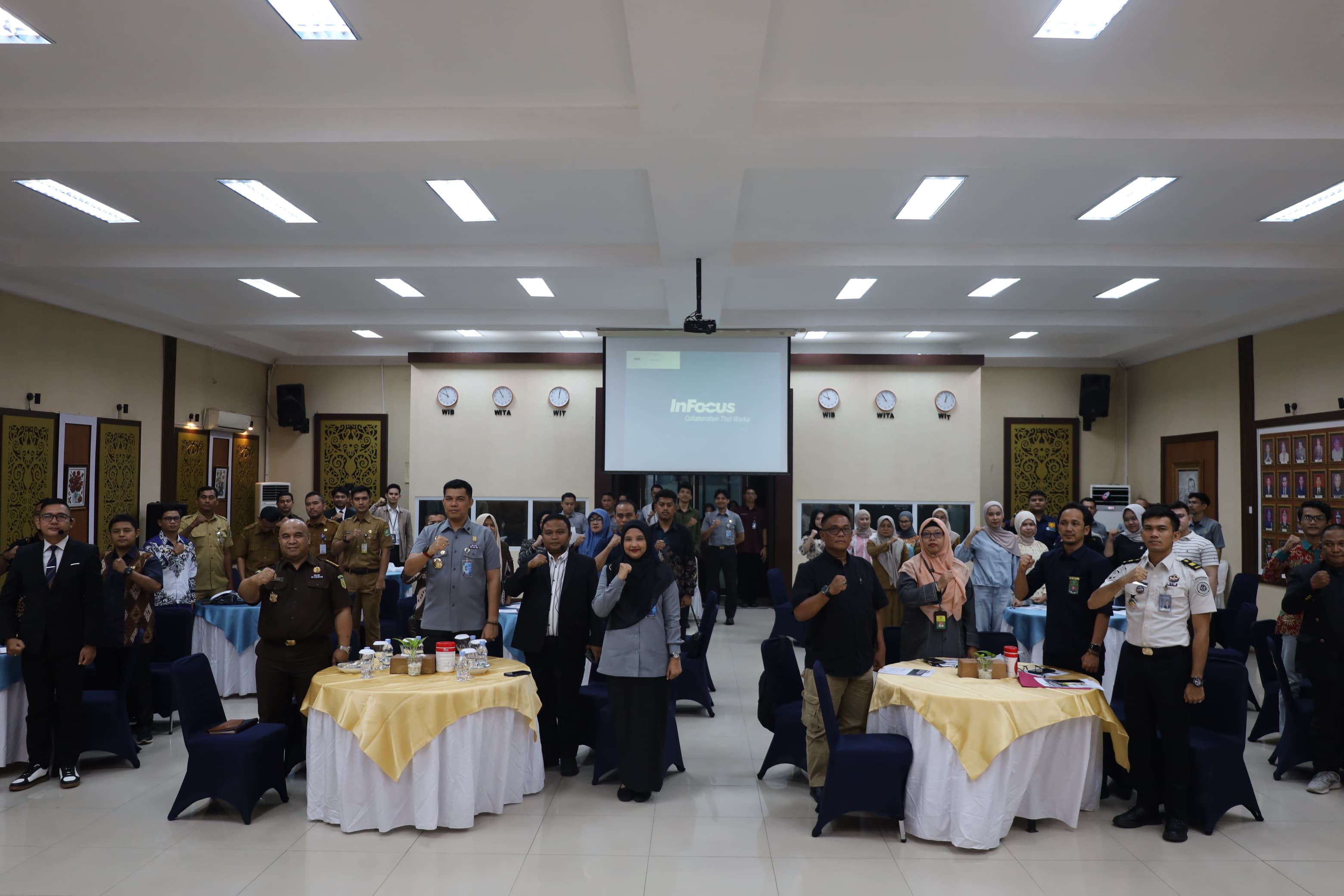 Kanwil Kemenkum Riau Bahas Strategi Implementasi Standar Layanan Bantuan Hukum