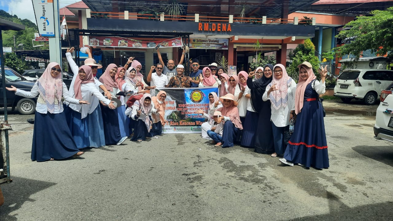 Rombongan Bundo Kanduang KBRC Riau Anjangsana ke KBRC Pesisir Selatan
