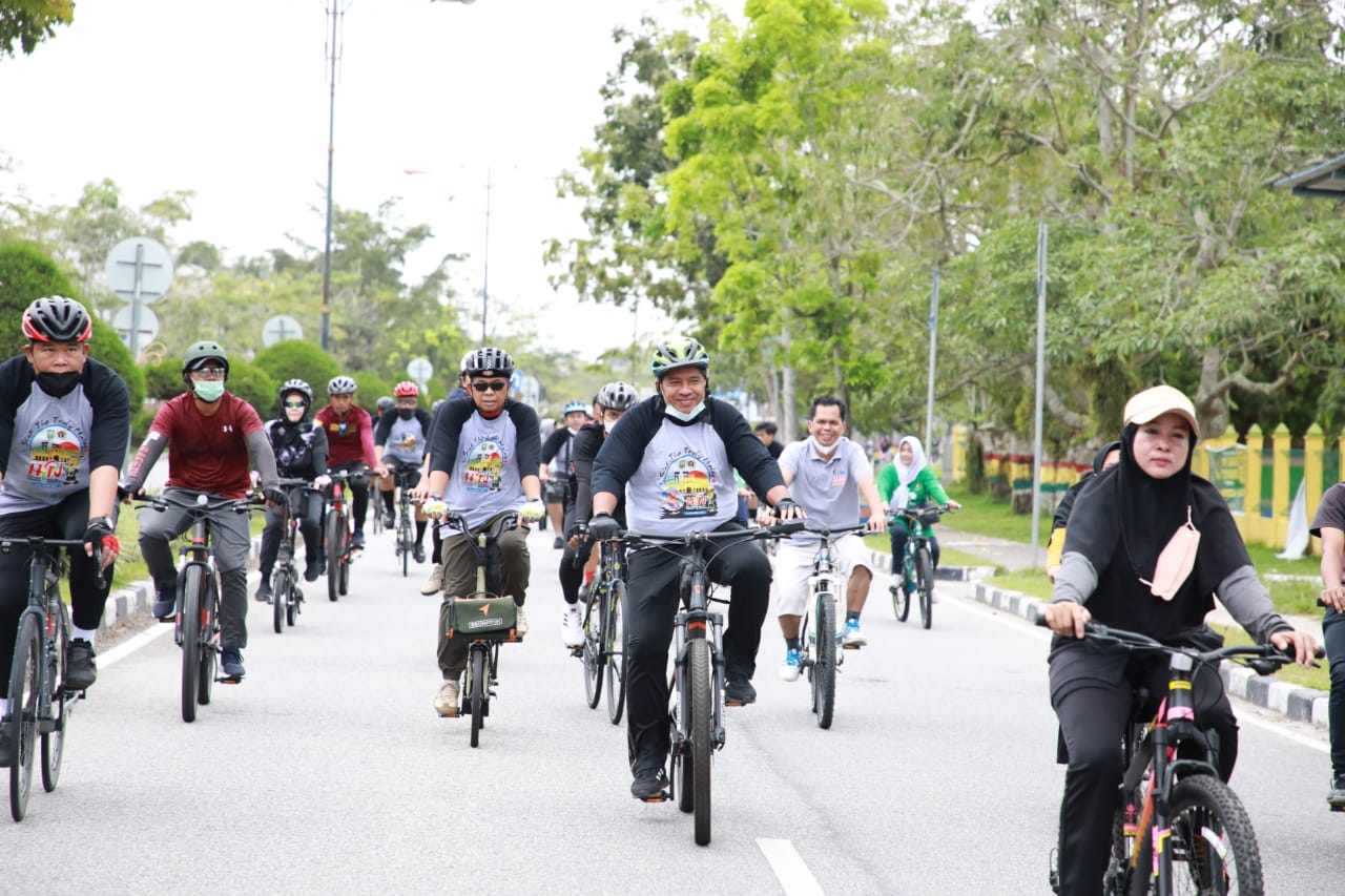 Gowes Semarakkan HPN dan HUT ke-76 PWI di  Negeri Istana Siak